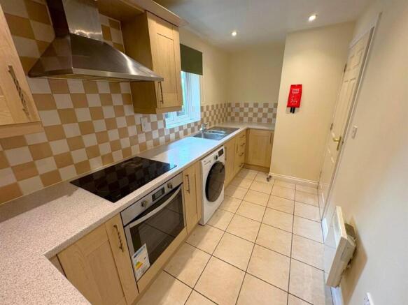 Kitchen 2.jpeg