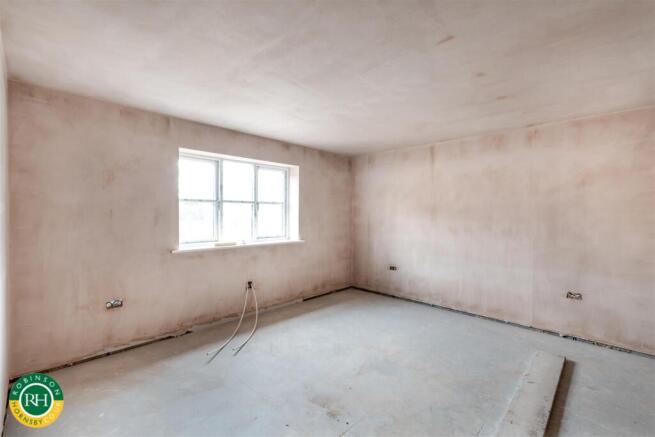4 bed House for sale Image 9