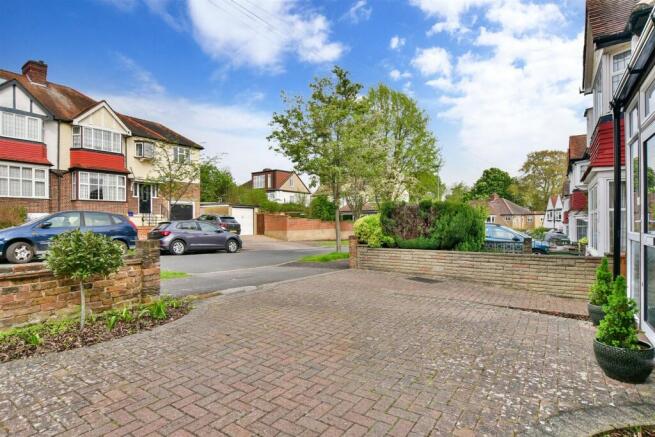 Driveway/Parking