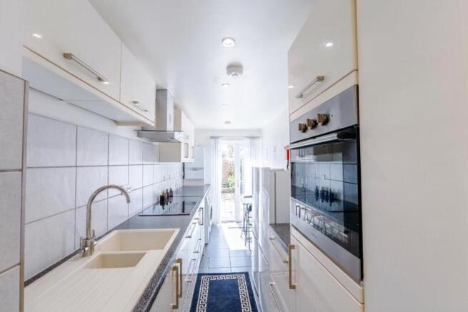 kitchen 2.jpg