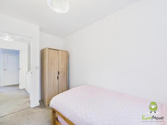 EweMove Estate Agents Basingstoke - Longwood Copse