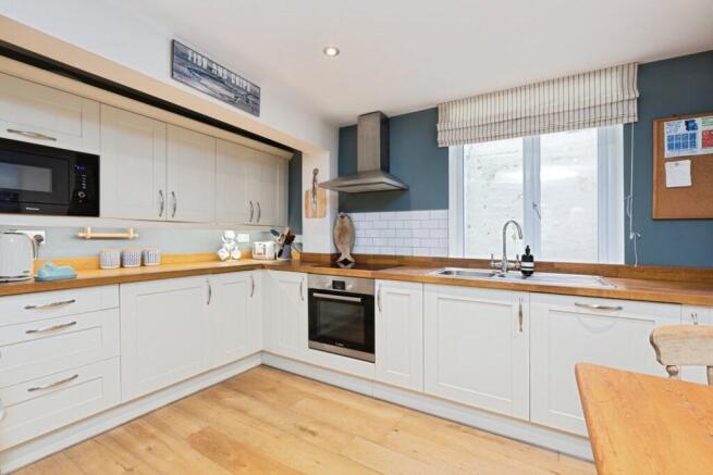 3 bed Town House for sale Image 6