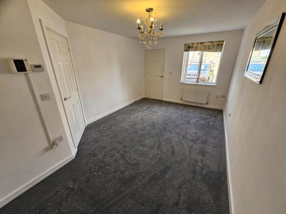 3 bed Detached to rent Image 4