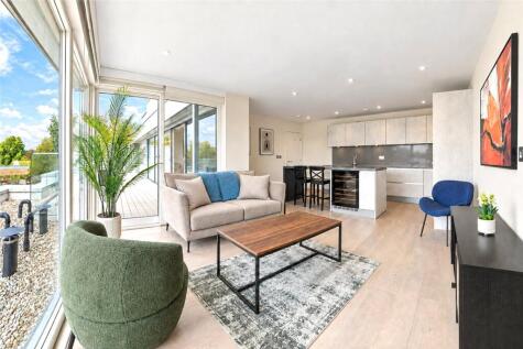 Broomhouse Lane, London, SW6