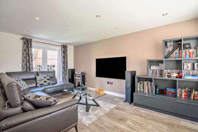 4 bed Detached for sale Image 6