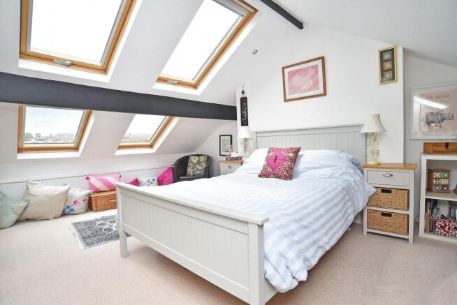 4 bed Terraced for sale Image 10