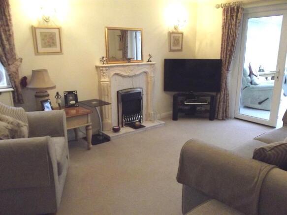 LOUNGE 2ND PIC