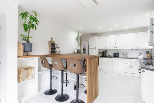 3 bed Semi-Detached for sale Image 9
