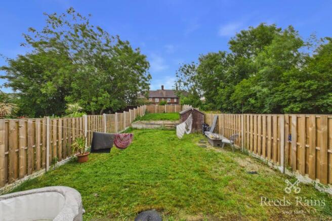 3 bed Semi-Detached to rent Image 8