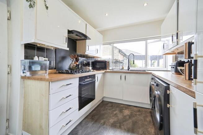 3 bed Semi-Detached for sale Image 7