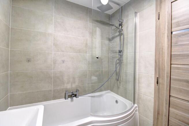 Bath with Shower