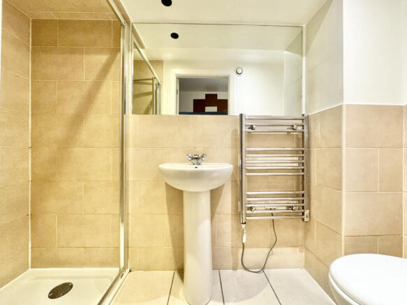 1 bed Apartment to rent Image 6