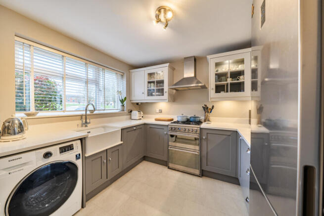 1429803-9-69b8351...