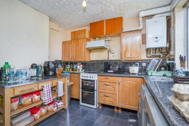 4 bed Semi-Detached for sale Image 7
