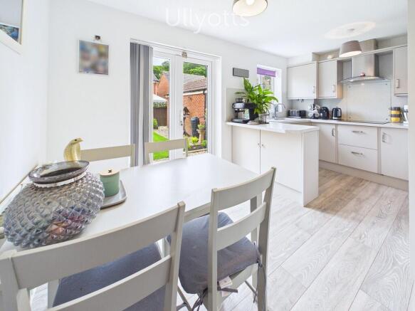 3 bed Detached to rent Image 6