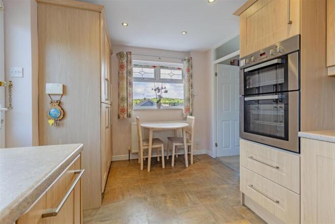 Meadow Hill Road, Hasland, Chesterfield photo 4