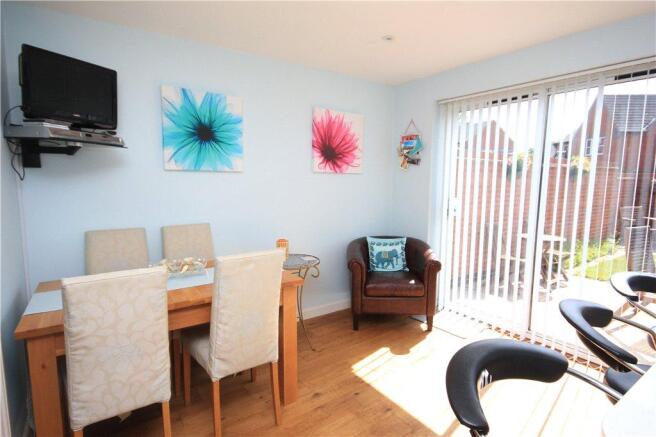 04 Dining Room