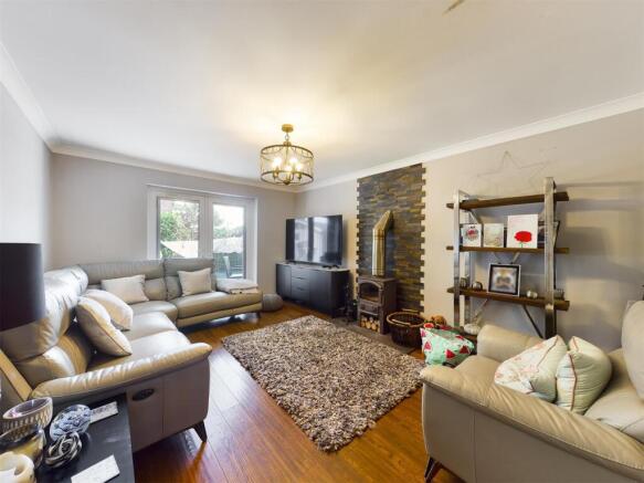 4 bed Detached for sale Image 4