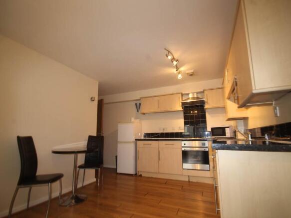 1 bed Flat to rent Image 4
