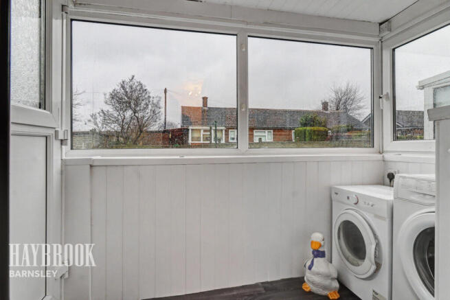 2 bed Semi-Detached Bungalow for sale Image 10
