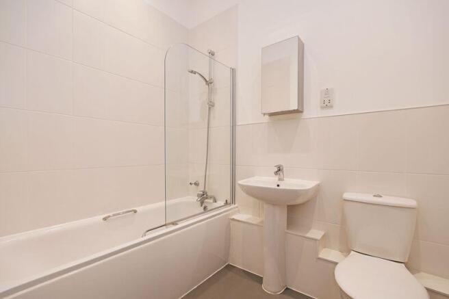 2 bed Apartment to rent Image 11