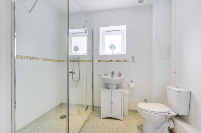 Ensuite shower room to Bedroom 1/Rece...