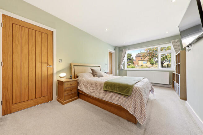 4 bed Semi-Detached for sale Image 11