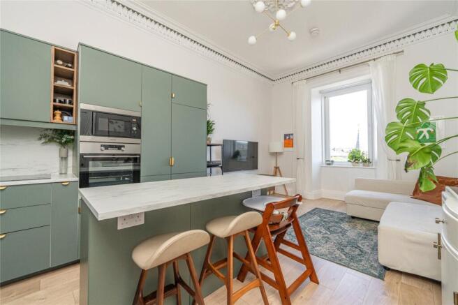 Lounge/Kitchen