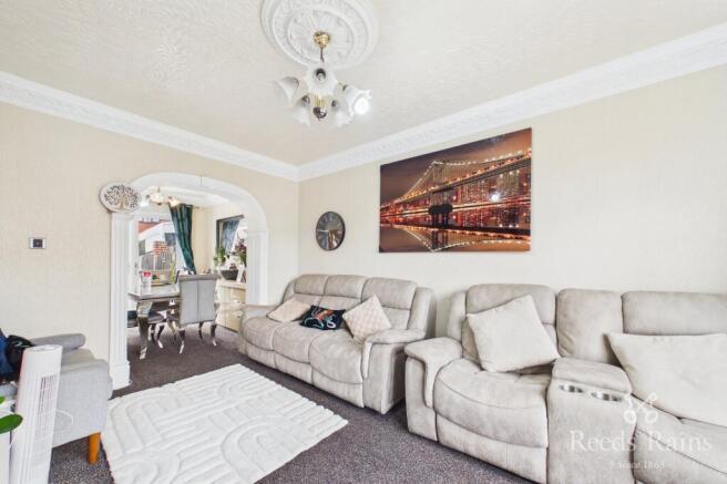 3 bed Semi-Detached for sale Image 4