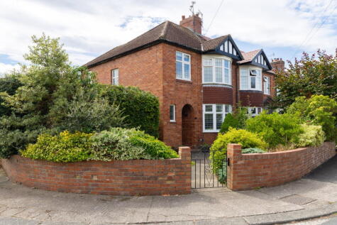 Churchburn Drive, Loansdean, Morpeth, NE61 2BZ