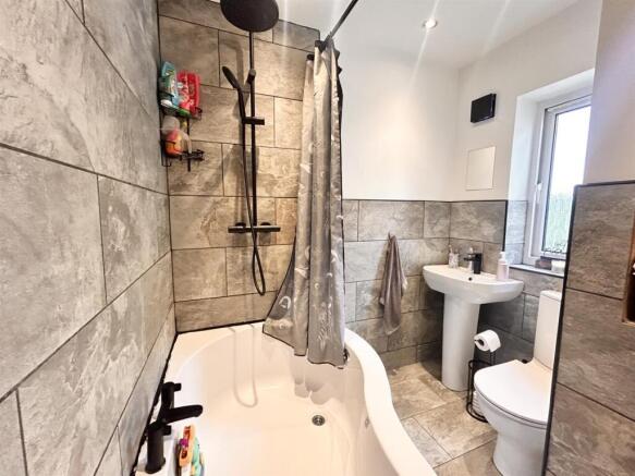 3 bed Semi-Detached for sale Image 11