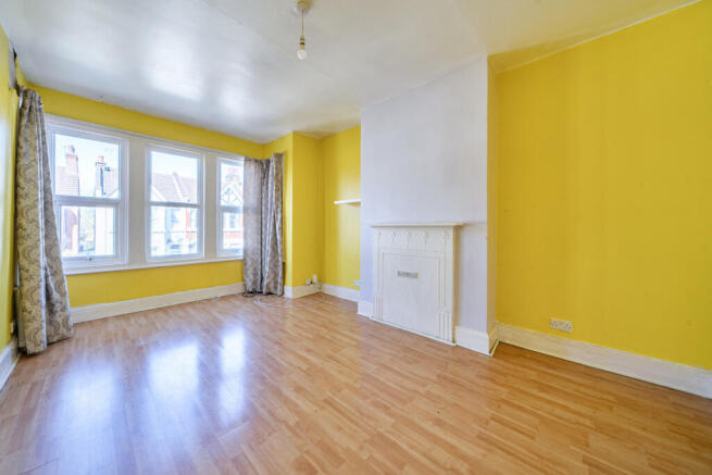 1439474-16-69d501...