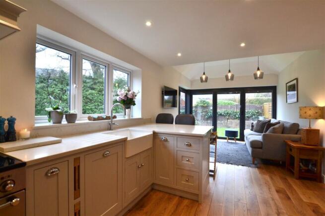 Kitchen 1.JPG