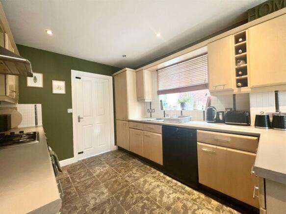BREAKFAST  KITCHEN