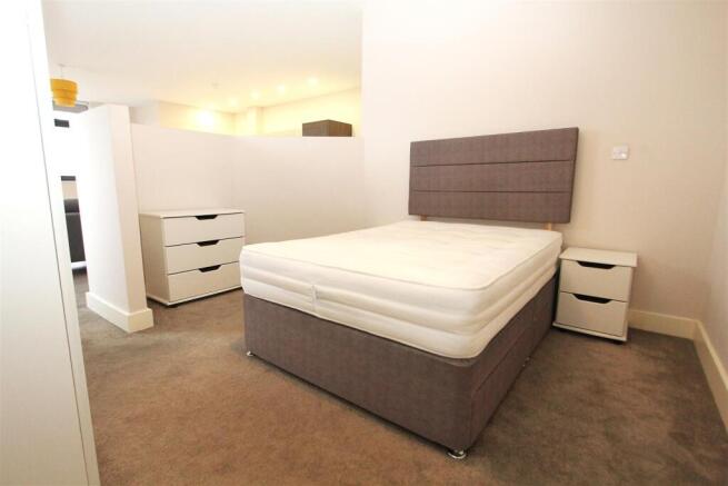 Studio to rent Image 5