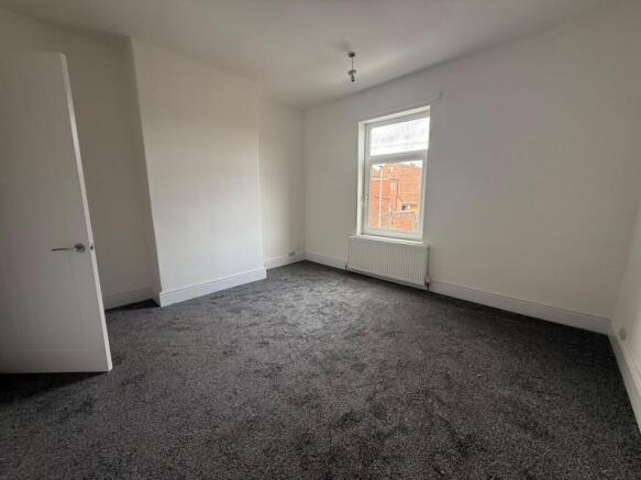 2 bed House to rent Image 9