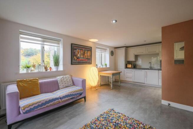 2 bed Apartment for sale Image 11