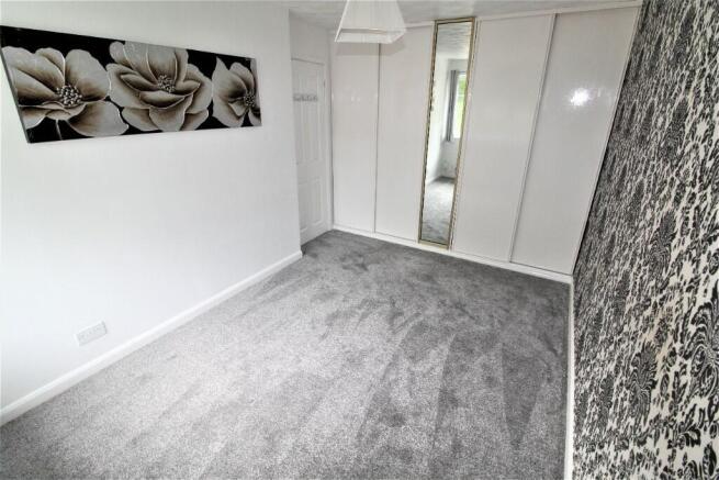 3 bed Semi-Detached to rent Image 6