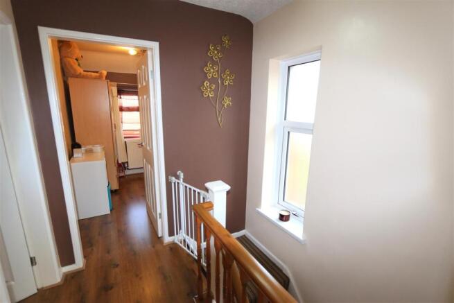 FIRST FLOOR LANDING