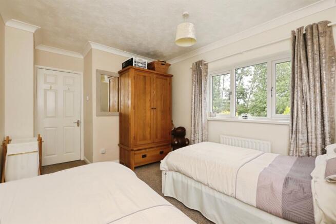 3 bed Link Detached House for sale Image 12