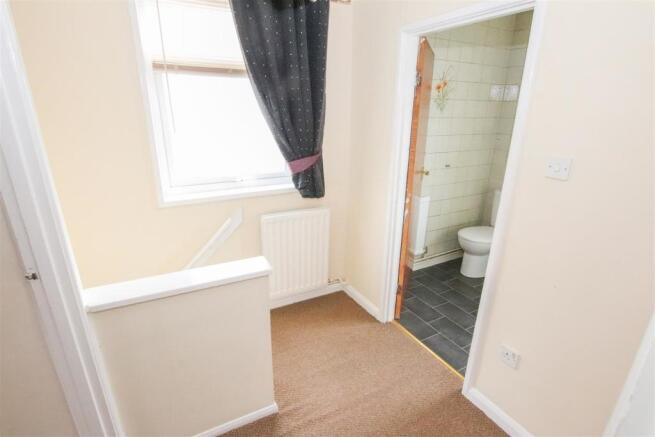 FIRST FLOOR LANDING