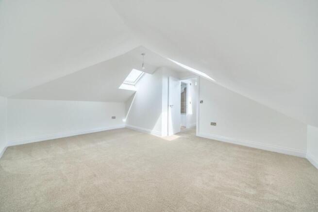 4 bed Semi-Detached Bungalow for sale Image 11