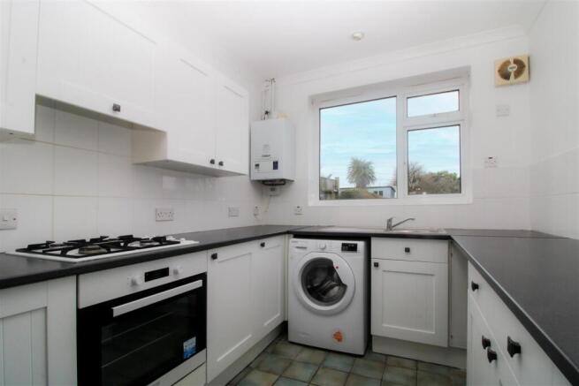 Seafield Close, Seaford photo 4