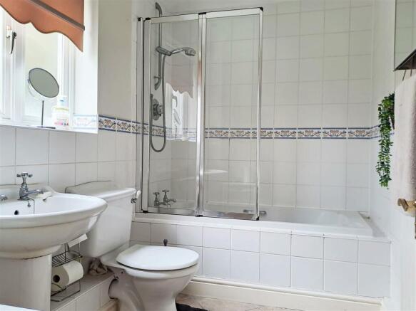 En Suite Bathroom