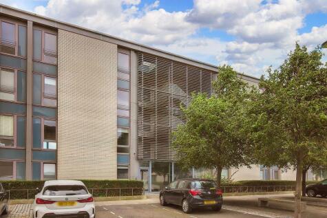 9/12 Saltire Street, Granton, Edinburgh, EH5 1QS