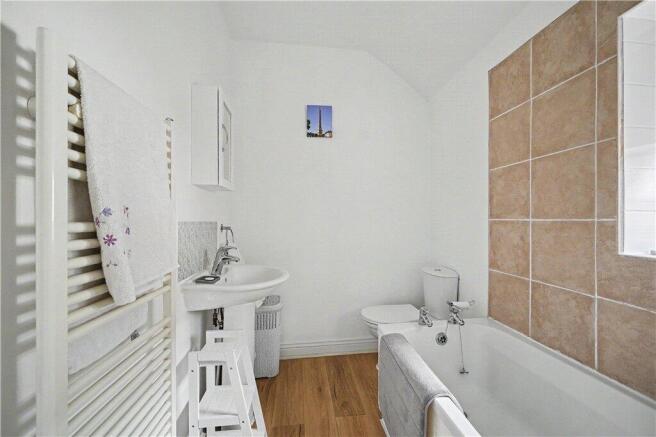 1 bed House for sale Image 9