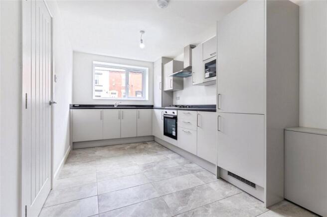 4 bed Semi-Detached for sale Image 5