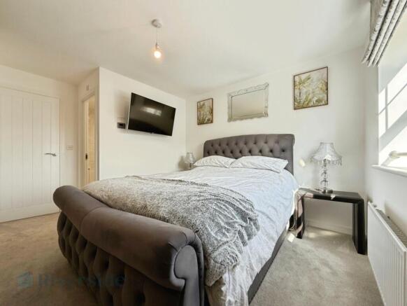 4 bed Detached for sale Image 10