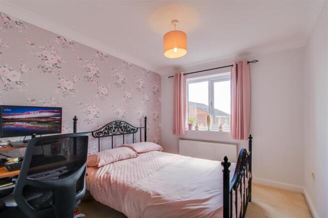 4 bed Detached for sale Image 12
