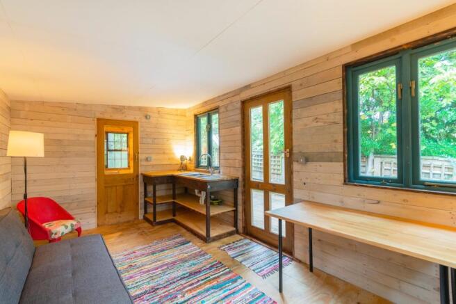 DAORLLEWDRIB92 - Eco Cabin E.jpg